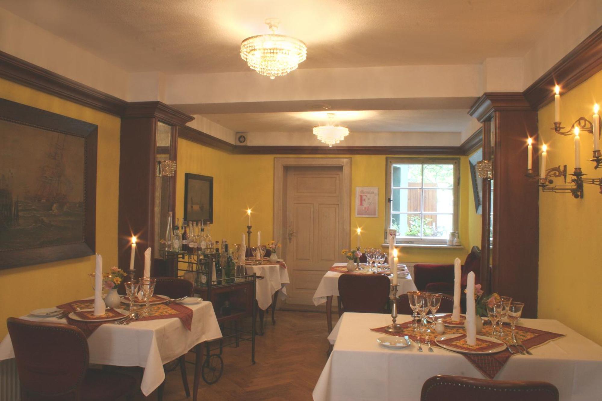 Hotel Reingard Wismar Exterior photo
